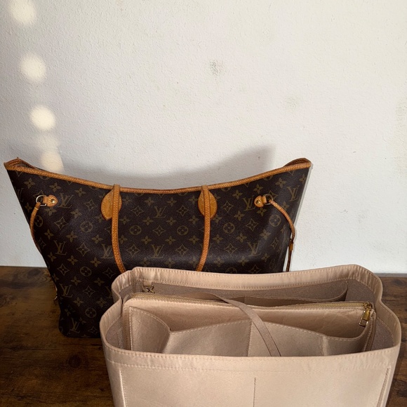 Louis Vuitton Neverfull GM Tote Bag Plus Bag Insert - Picture 12 of 12